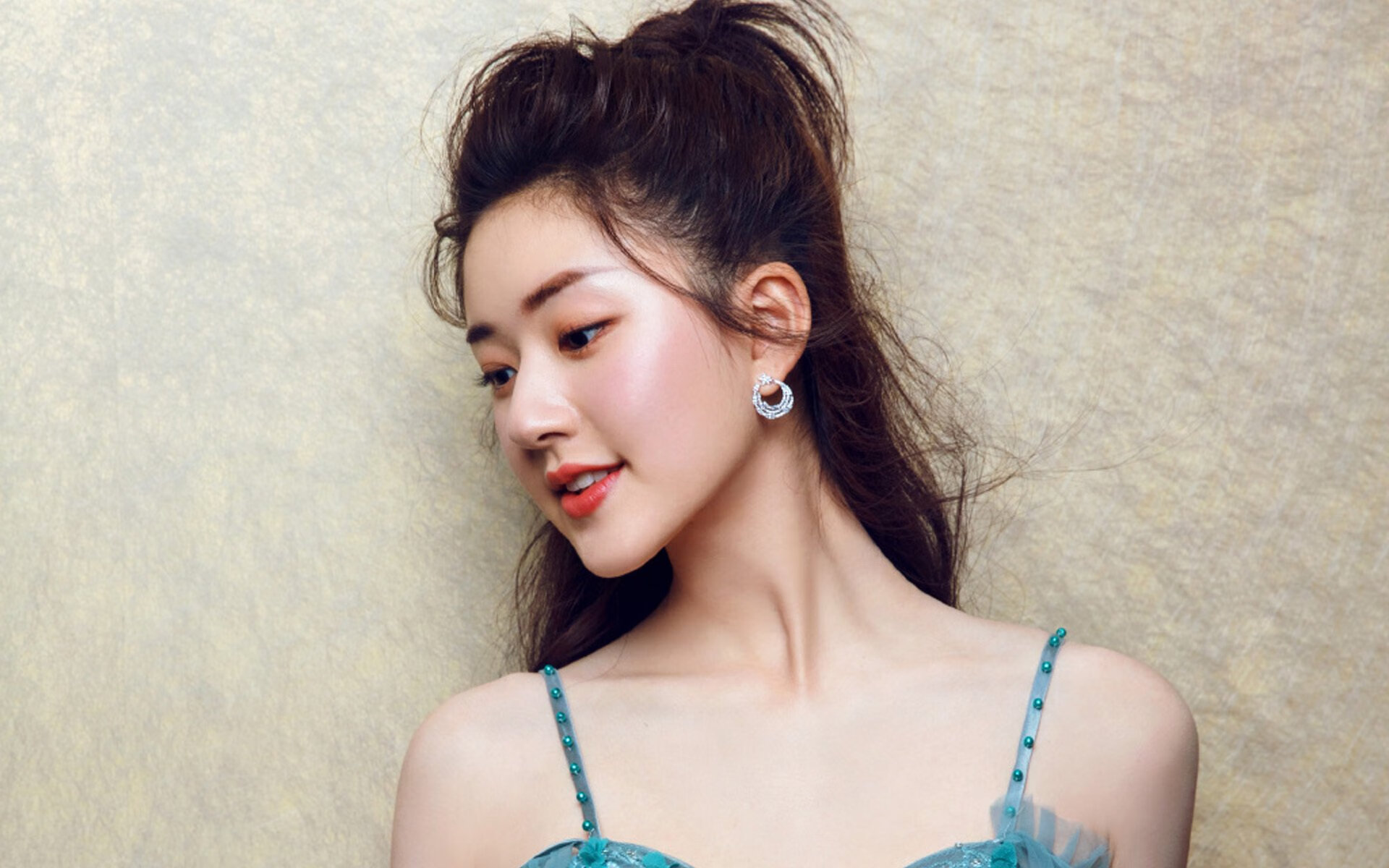 爱游戏下载-篮球赛事观众互动体验创新升级，篮球比赛观众席视角