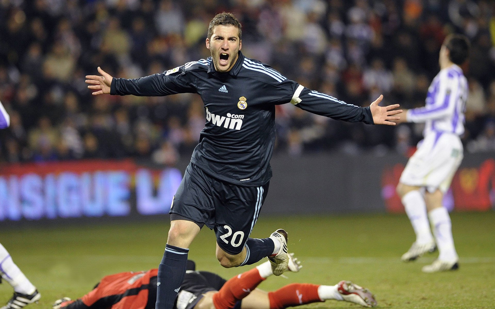 兰斯队员状态火热，比赛亮点纷呈，兰斯yyds