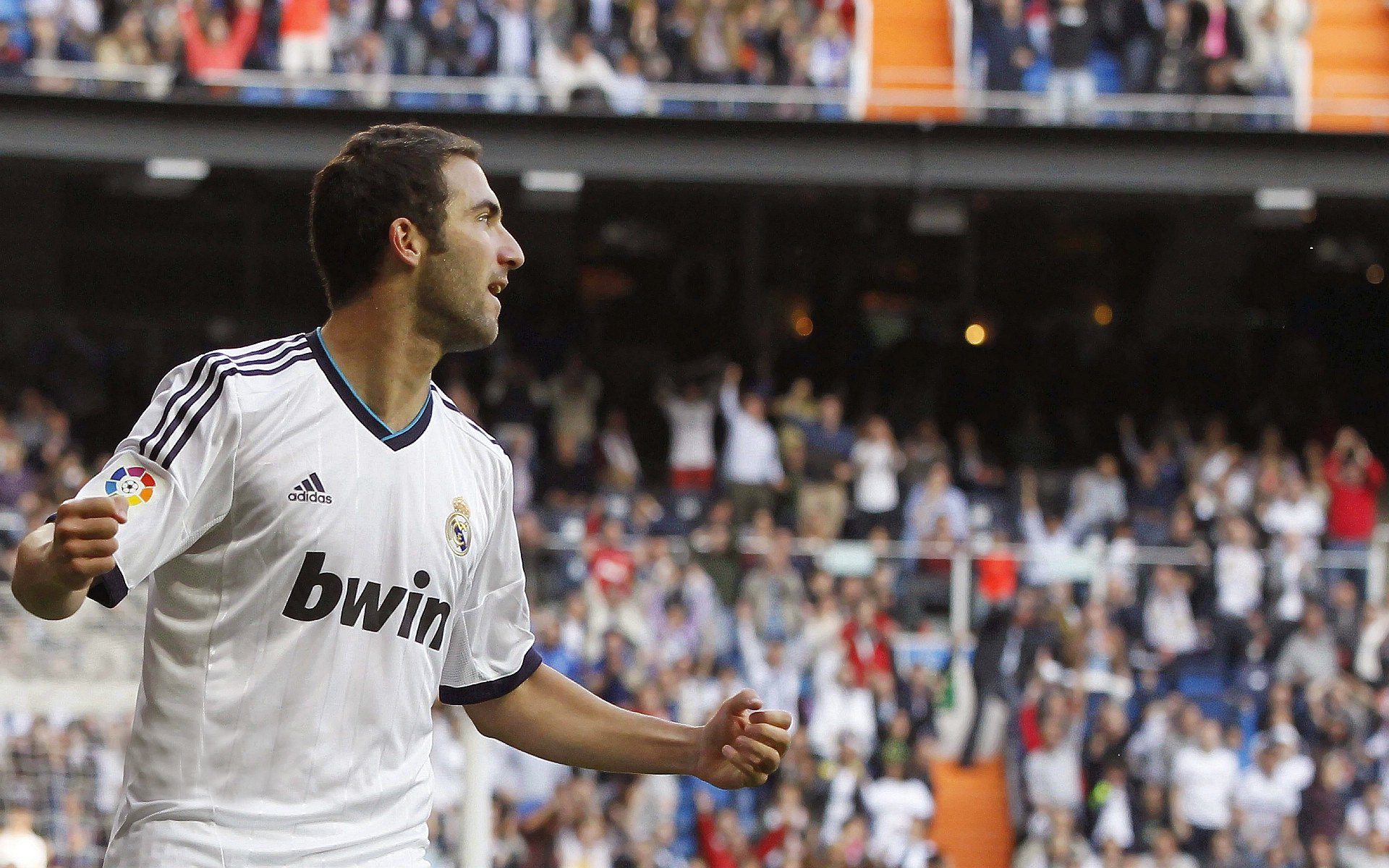 爱游戏app下载-地方政府加大足球基础设施建设投入，为青少年提供优质比赛场地