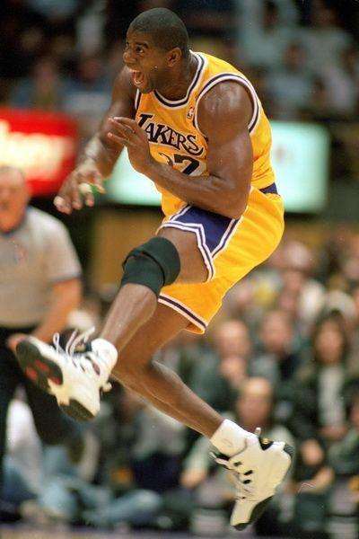 包含爱游戏体育：NBA球星自传：讲述魔术师约翰逊的传奇生涯的词条